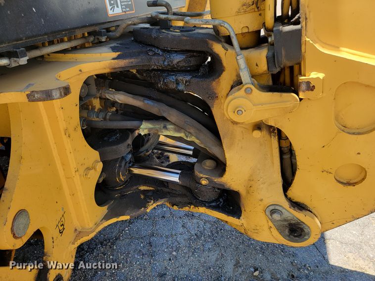 image for item JG9860 2000 John Deere 310SE  backhoe