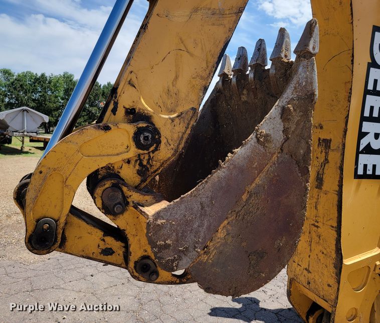 image for item JG9860 2000 John Deere 310SE  backhoe