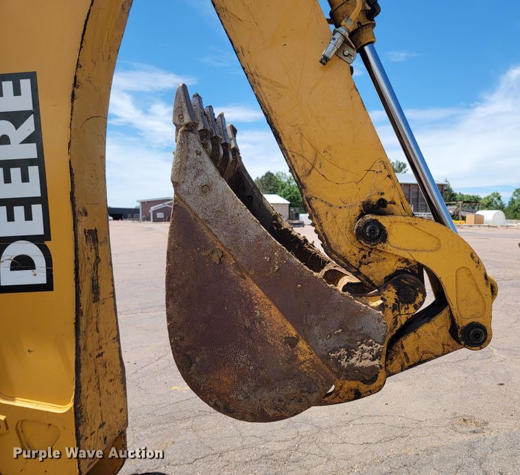 image for item JG9860 2000 John Deere 310SE  backhoe