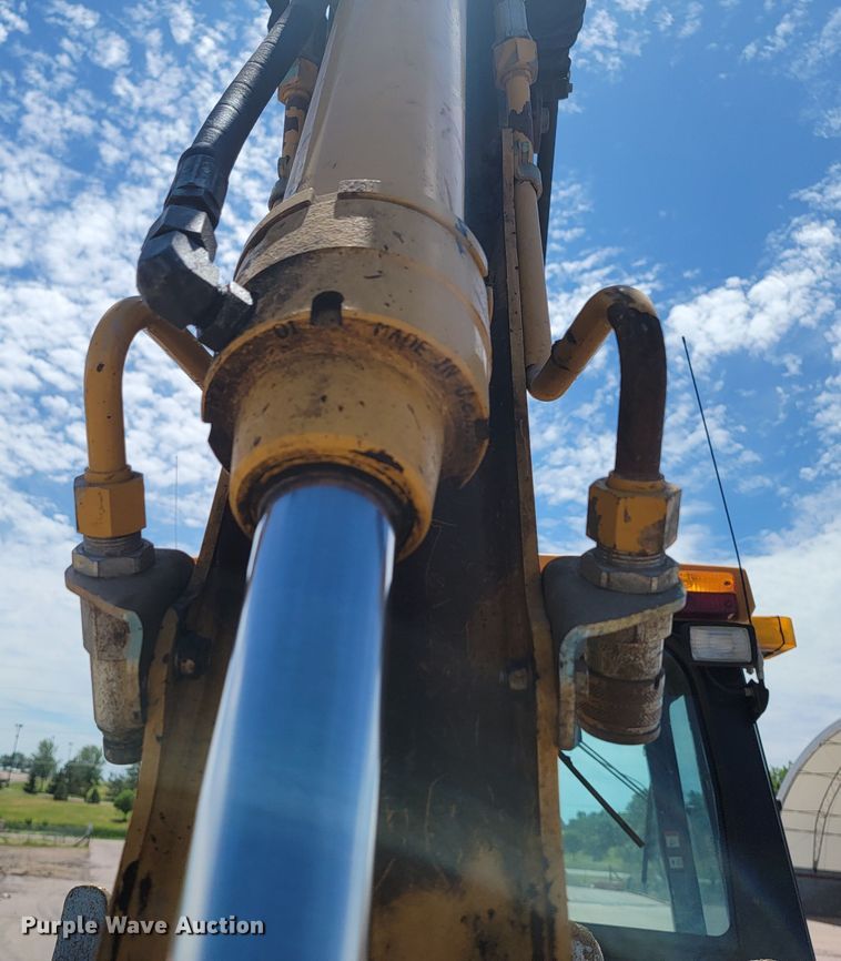 image for item JG9860 2000 John Deere 310SE  backhoe