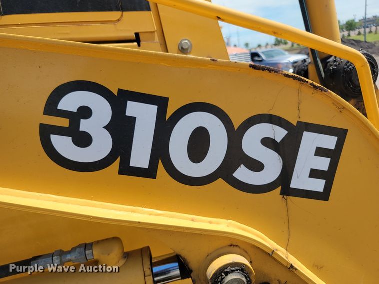 image for item JG9860 2000 John Deere 310SE  backhoe