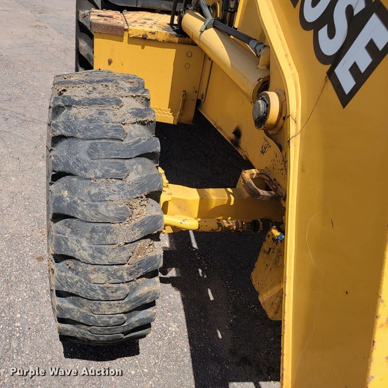 image for item JG9860 2000 John Deere 310SE  backhoe