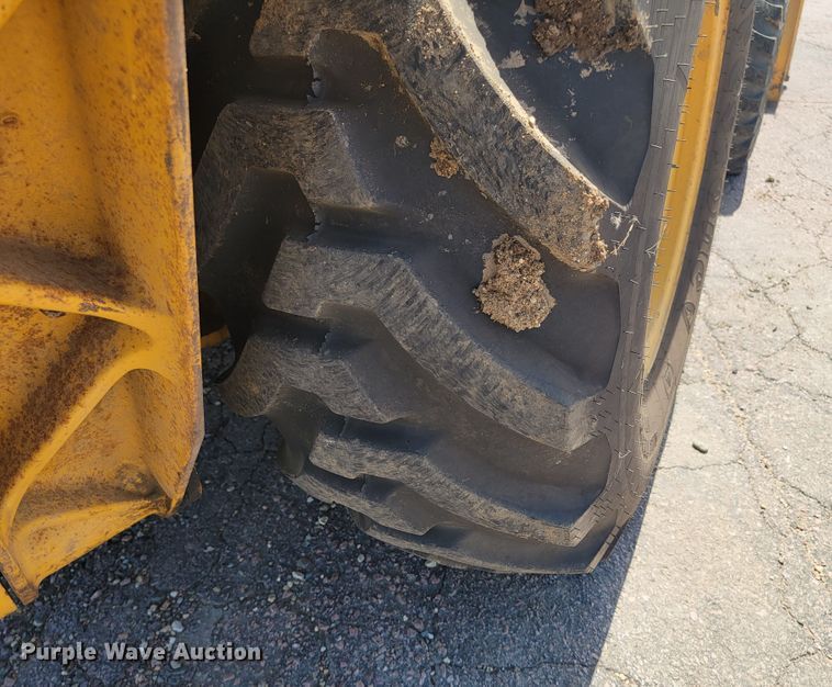 image for item JG9860 2000 John Deere 310SE  backhoe