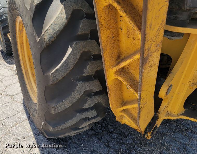 image for item JG9860 2000 John Deere 310SE  backhoe