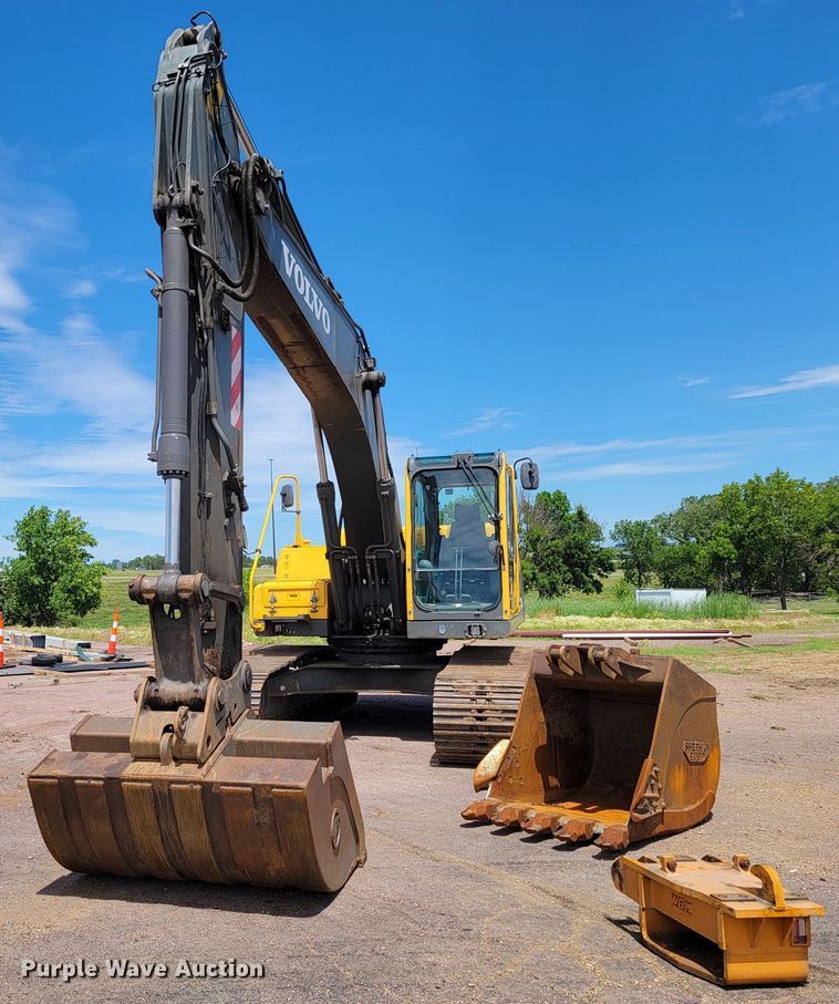 image for item JG9861 2005 Volvo EC210BLC  excavator