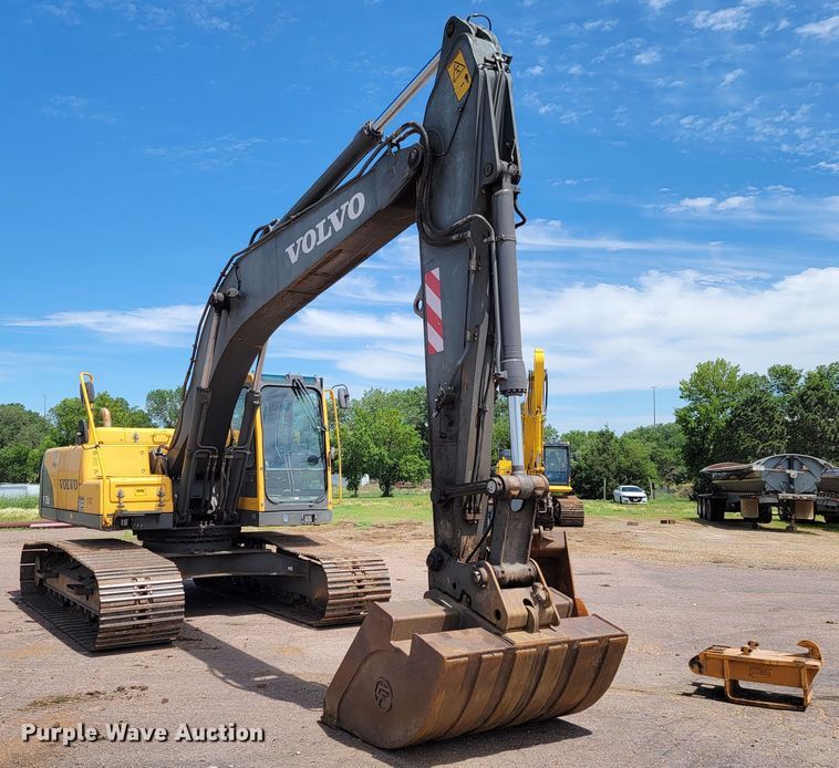 image for item JG9861 2005 Volvo EC210BLC  excavator