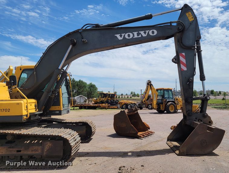 image for item JG9861 2005 Volvo EC210BLC  excavator