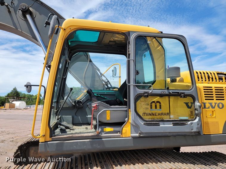 image for item JG9861 2005 Volvo EC210BLC  excavator