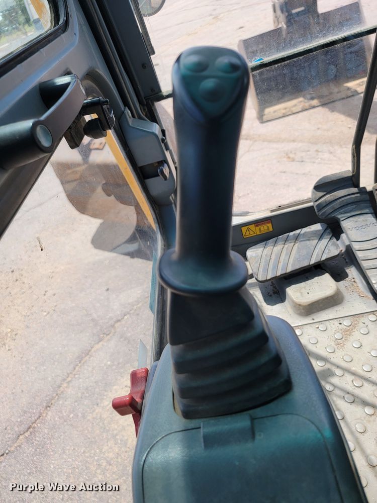 image for item JG9861 2005 Volvo EC210BLC  excavator