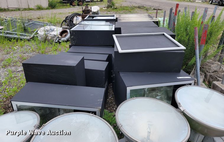 image for item JL9371 Approximately 30 Sportsvision tennis court lights