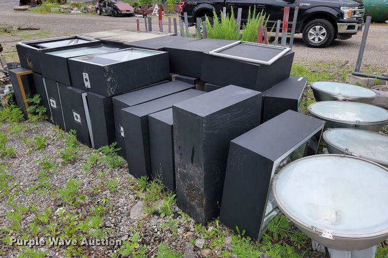 image for item JL9371 Approximately 30 Sportsvision tennis court lights