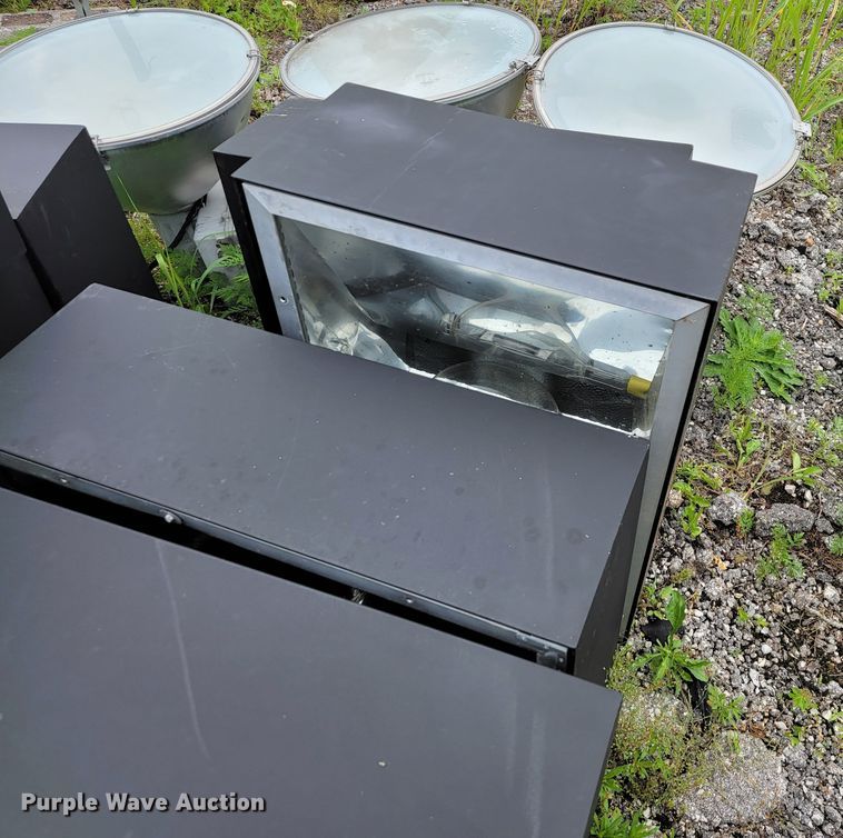 image for item JL9371 Approximately 30 Sportsvision tennis court lights