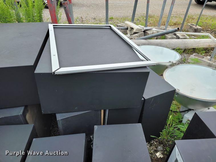 image for item JL9371 Approximately 30 Sportsvision tennis court lights