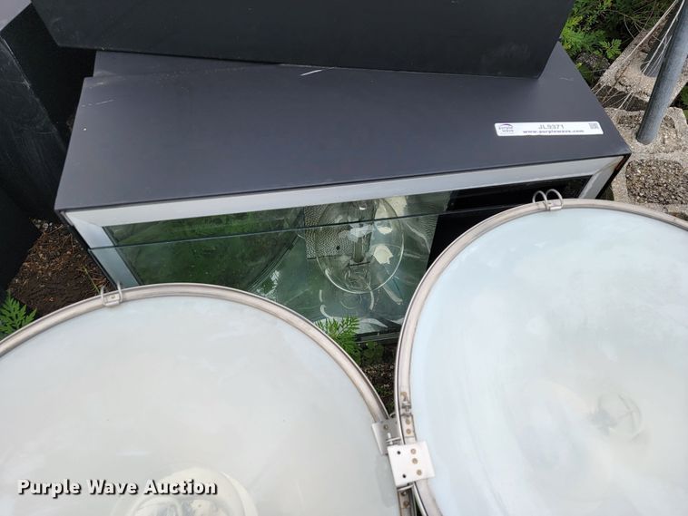 image for item JL9371 Approximately 30 Sportsvision tennis court lights