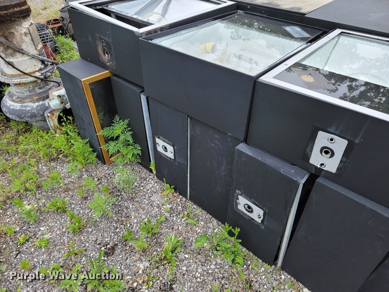 image for item JL9371 Approximately 30 Sportsvision tennis court lights