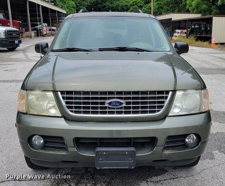 image for item JL9372 2004 Ford Explorer XLT  SUV