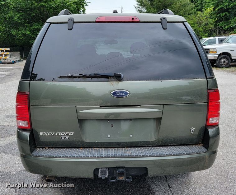 image for item JL9372 2004 Ford Explorer XLT  SUV