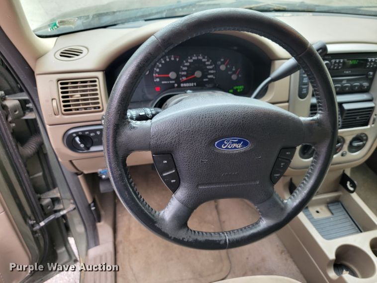 image for item JL9372 2004 Ford Explorer XLT  SUV