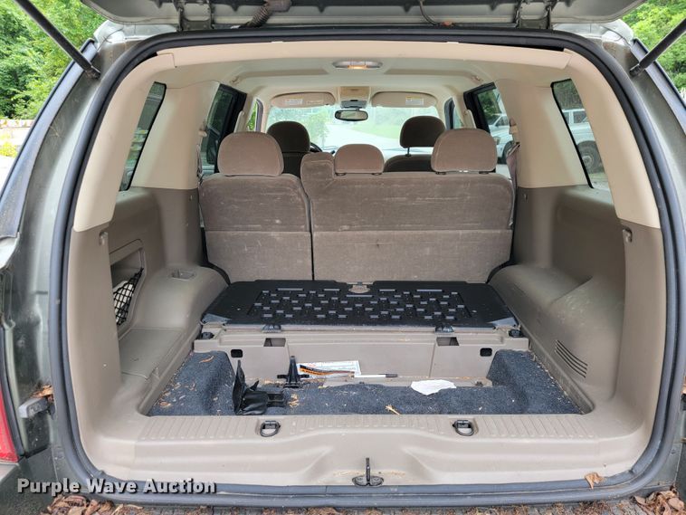 image for item JL9372 2004 Ford Explorer XLT  SUV