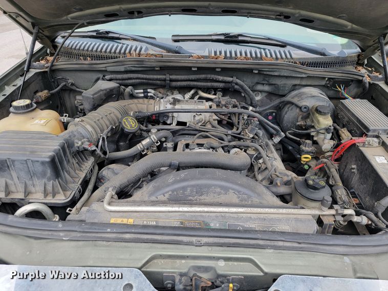 image for item JL9372 2004 Ford Explorer XLT  SUV