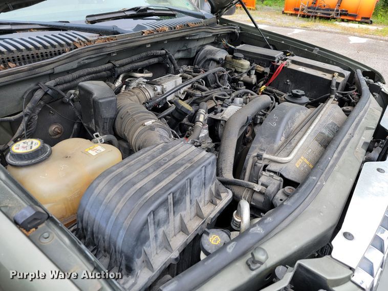 image for item JL9372 2004 Ford Explorer XLT  SUV