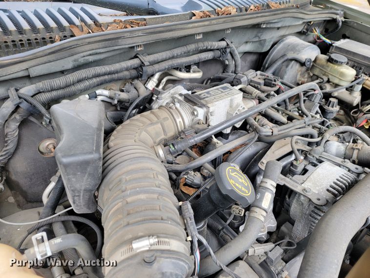 image for item JL9372 2004 Ford Explorer XLT  SUV