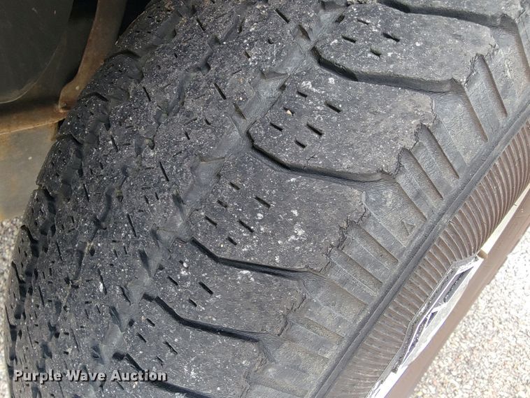 image for item JL9372 2004 Ford Explorer XLT  SUV