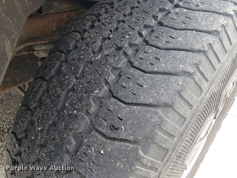 image for item JL9372 2004 Ford Explorer XLT  SUV