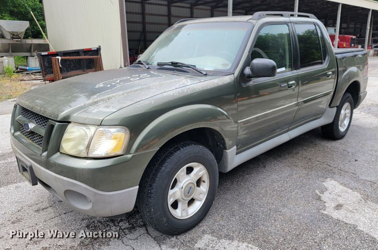 image for item JL9373 2001 Ford Explorer Sport Trac  Crew Cab pickup truck