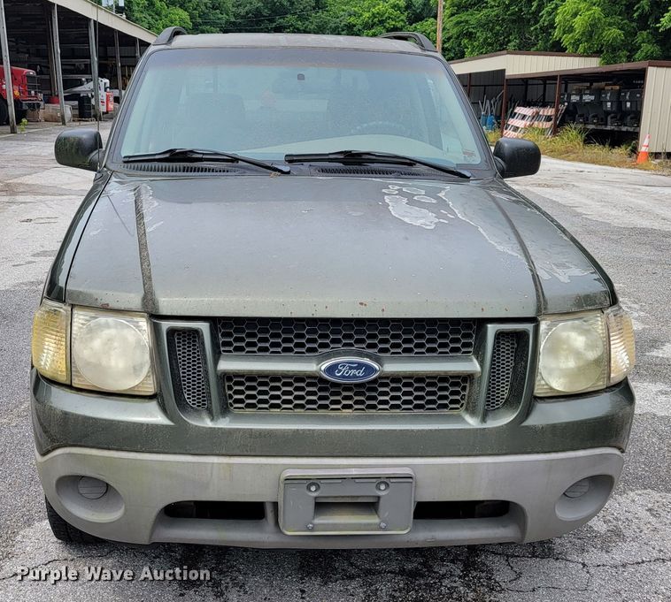 image for item JL9373 2001 Ford Explorer Sport Trac  Crew Cab pickup truck