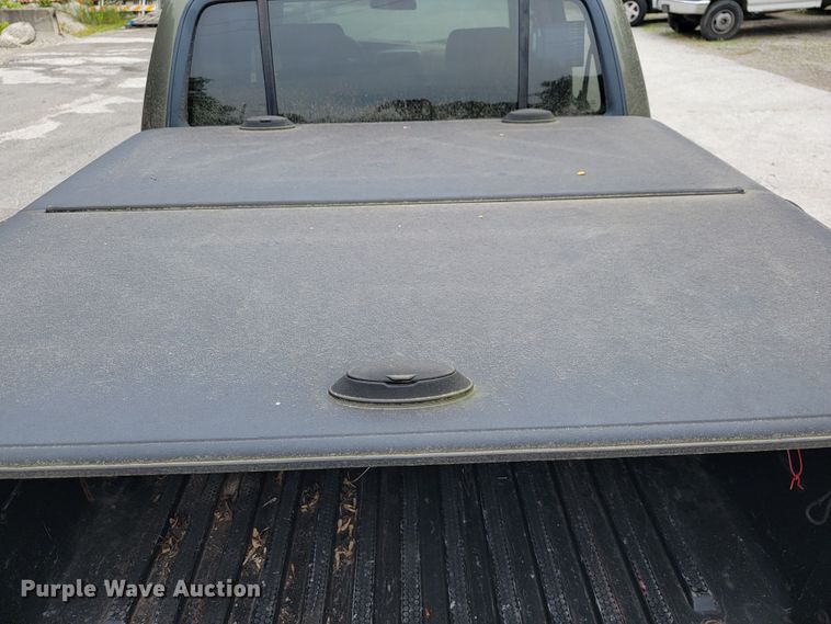 image for item JL9373 2001 Ford Explorer Sport Trac  Crew Cab pickup truck