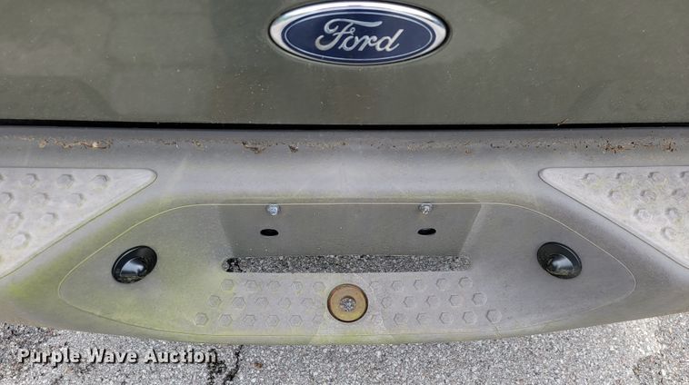 image for item JL9373 2001 Ford Explorer Sport Trac  Crew Cab pickup truck