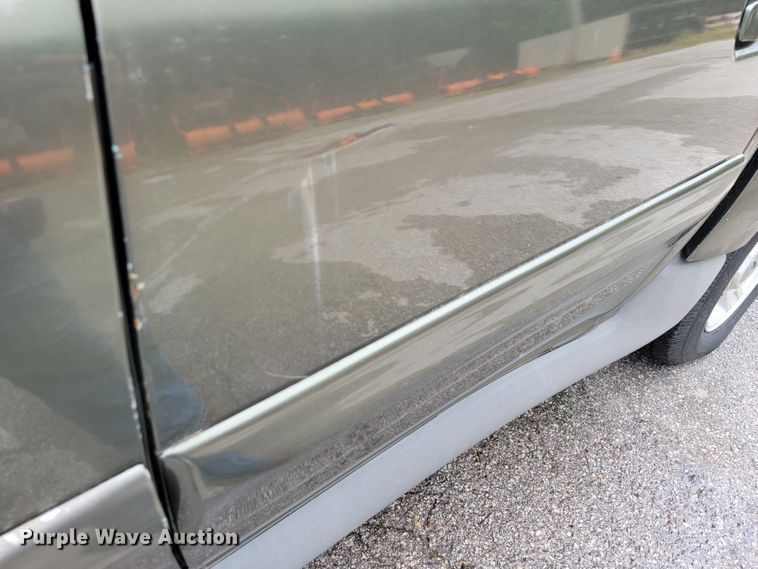 image for item JL9373 2001 Ford Explorer Sport Trac  Crew Cab pickup truck