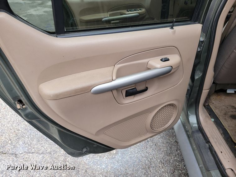 image for item JL9373 2001 Ford Explorer Sport Trac  Crew Cab pickup truck