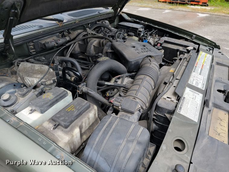 image for item JL9373 2001 Ford Explorer Sport Trac  Crew Cab pickup truck