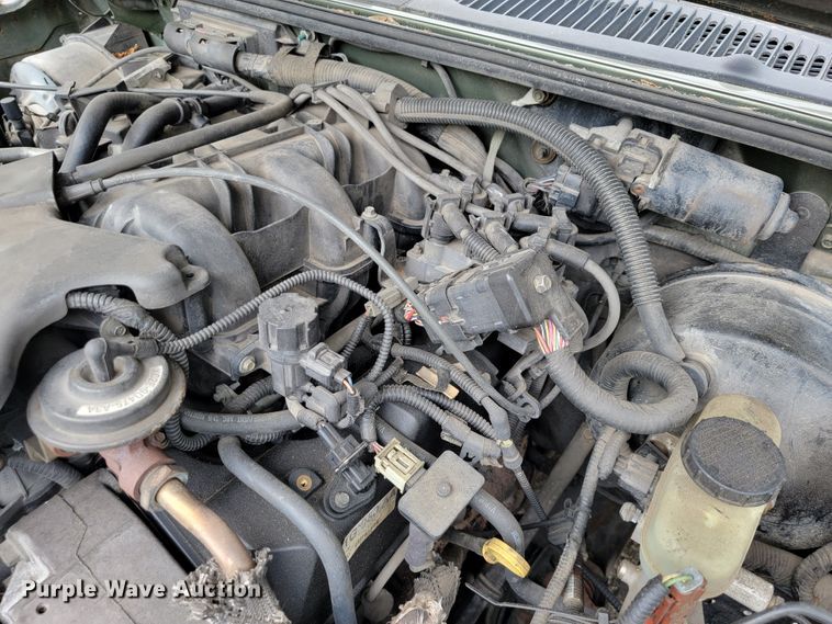 image for item JL9373 2001 Ford Explorer Sport Trac  Crew Cab pickup truck