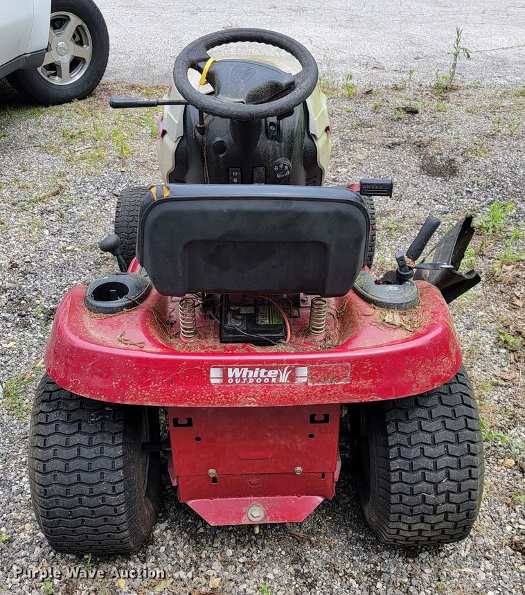 image for item JL9374 White LT1800  lawn mower