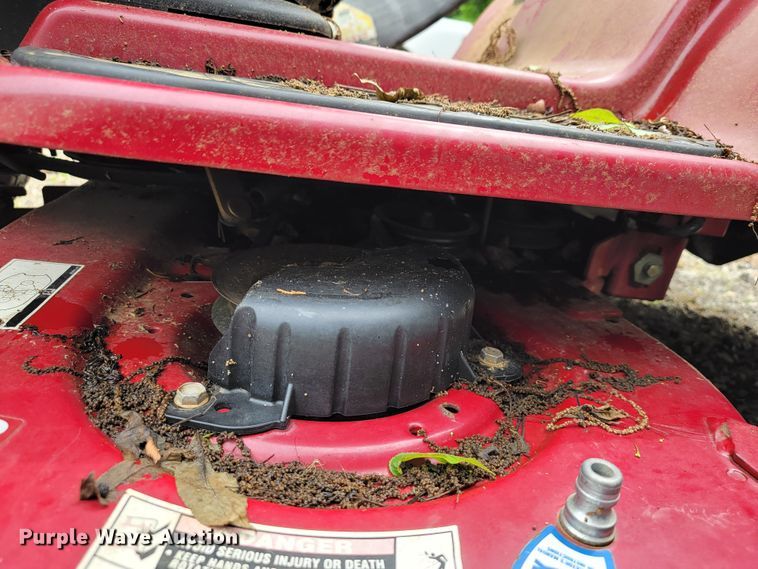 image for item JL9374 White LT1800  lawn mower