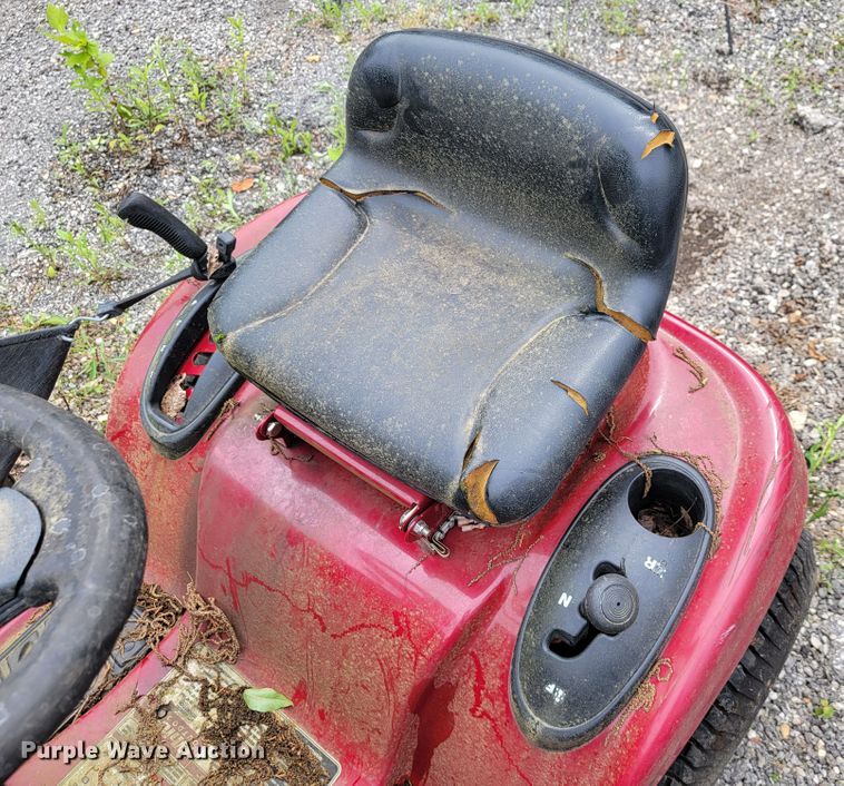 image for item JL9374 White LT1800  lawn mower