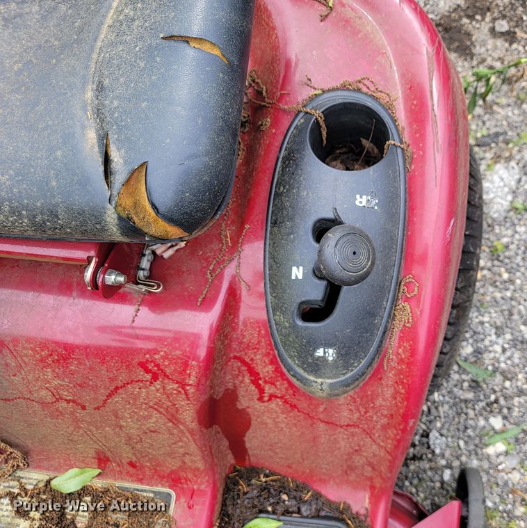 image for item JL9374 White LT1800  lawn mower