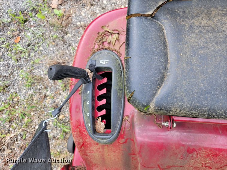 image for item JL9374 White LT1800  lawn mower