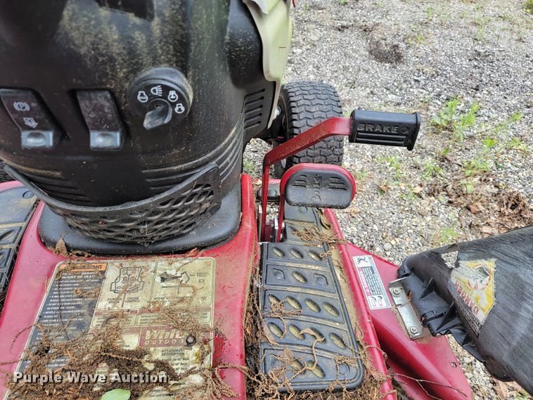 image for item JL9374 White LT1800  lawn mower