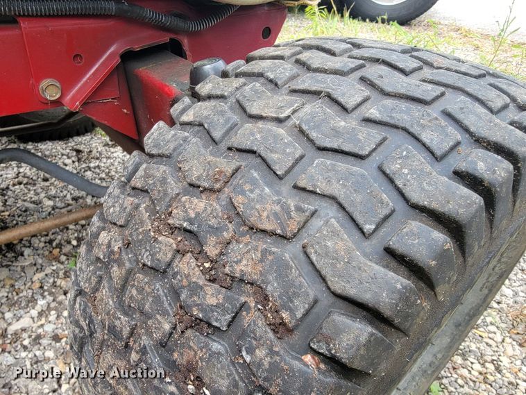 image for item JL9374 White LT1800  lawn mower