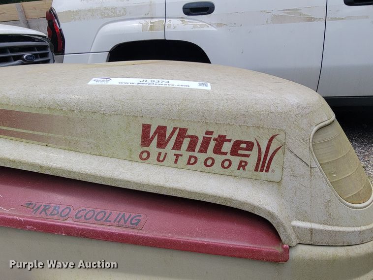 image for item JL9374 White LT1800  lawn mower