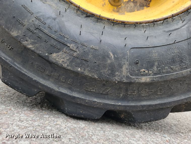 image for item JL9377 Komatsu WB150  backhoe