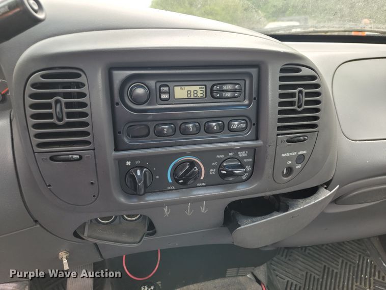 image for item JL9378 2000 Ford F150  pickup truck