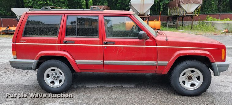 image for item JL9380 2001 Jeep Cherokee  SUV