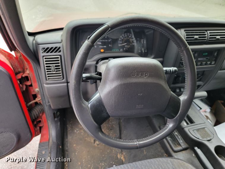 image for item JL9380 2001 Jeep Cherokee  SUV