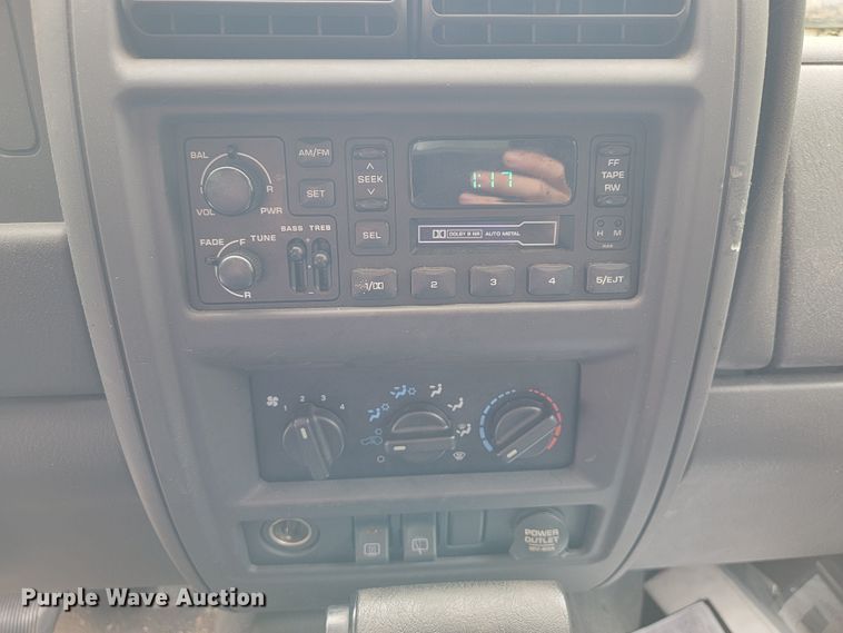 image for item JL9380 2001 Jeep Cherokee  SUV