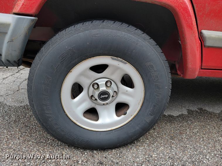 image for item JL9380 2001 Jeep Cherokee  SUV